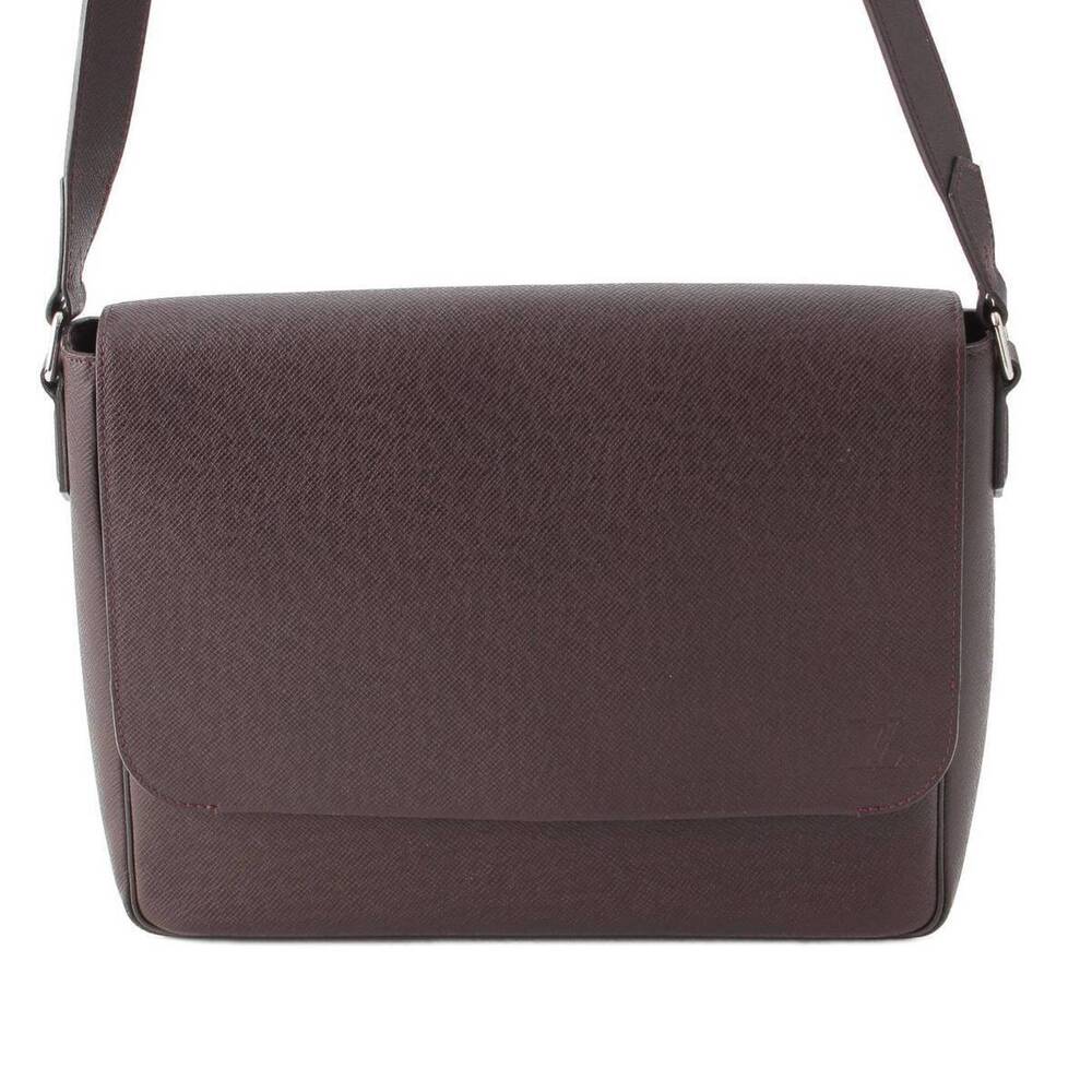 Louis Vuitton Taiga Black Leather Roman Leather Messenger Bag Grizzly Dark Brown